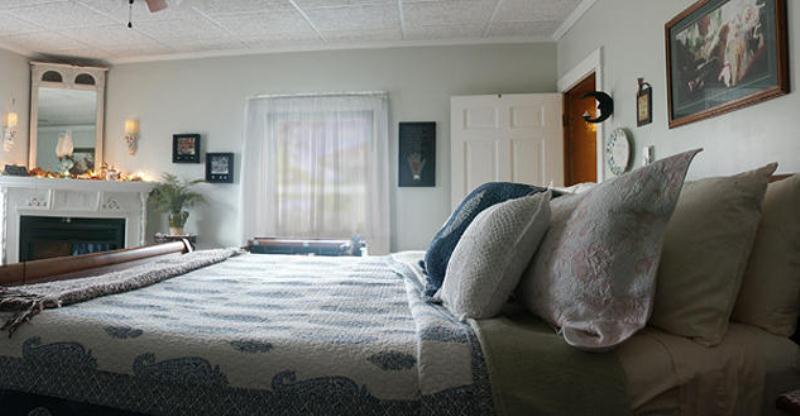 Luxury King Room Spa Bath Morning Star