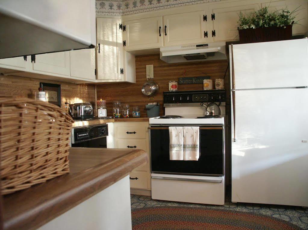 Luxury Suite Kitchen Sunset Pet Friendly